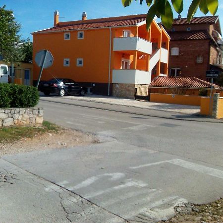 Apartments Batarilo Biograd Na Moru Extérieur photo