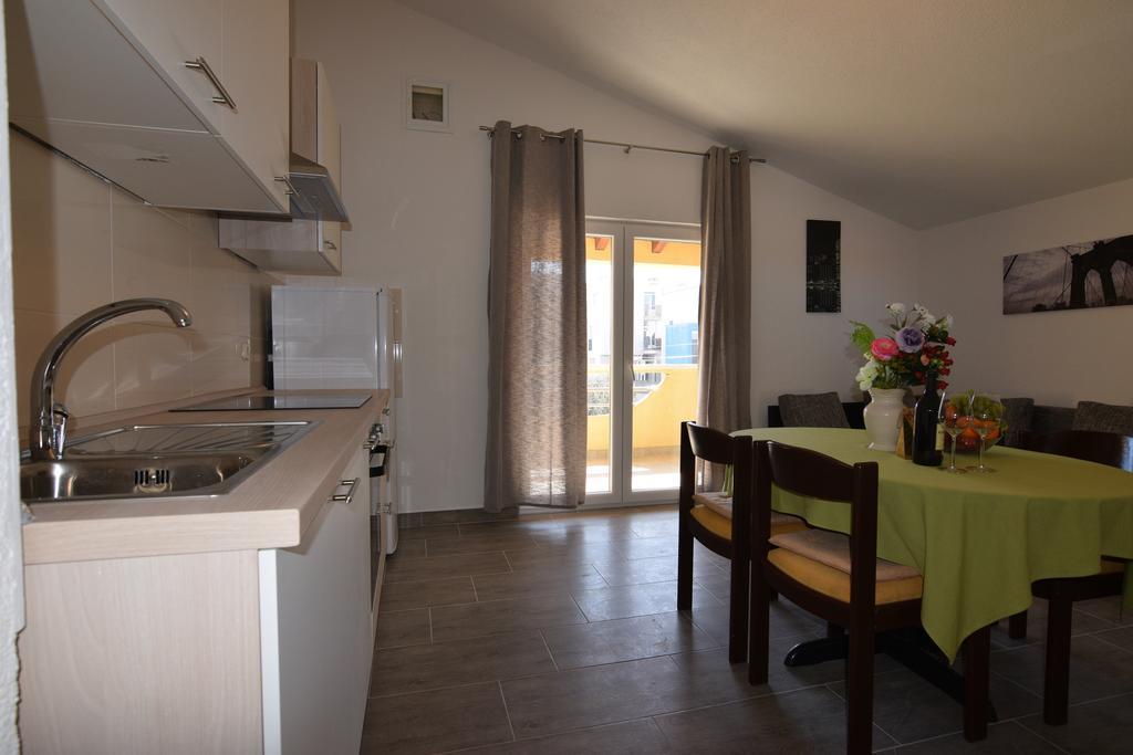 Apartments Batarilo Biograd Na Moru Extérieur photo