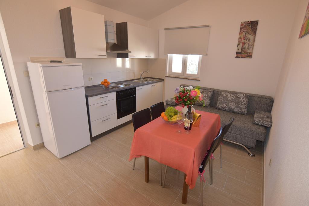 Apartments Batarilo Biograd Na Moru Extérieur photo