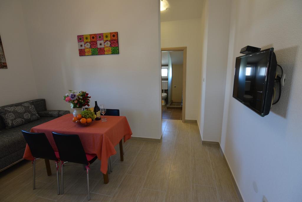 Apartments Batarilo Biograd Na Moru Extérieur photo