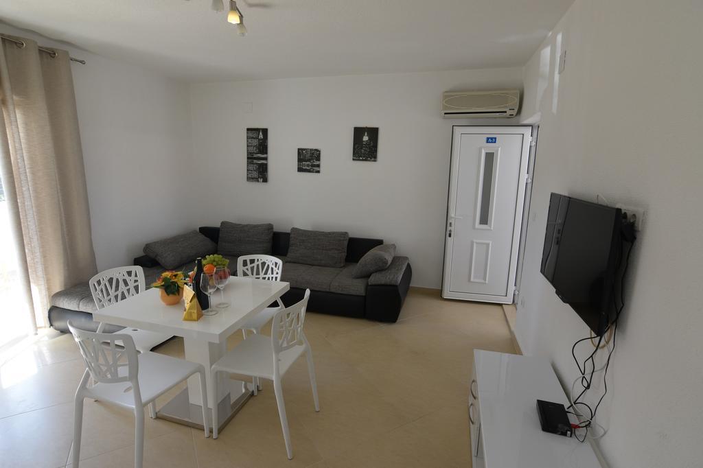 Apartments Batarilo Biograd Na Moru Extérieur photo